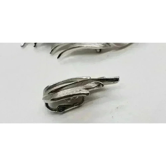 Vintage Crown Trifari Leaf Brooch Earrings Orig Set Silver Rare